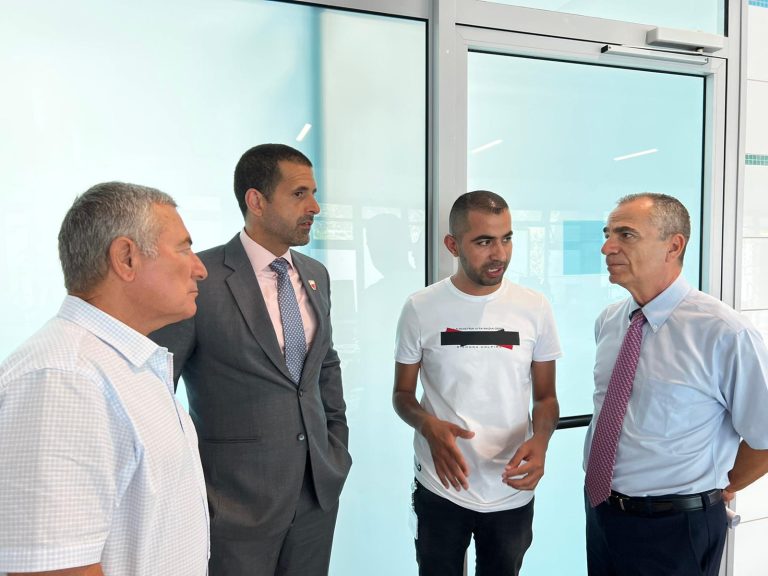 דורון אלמוג וד"ר זיו-ניר עם שגריר בחריין Doron Almog and Dr. Siev-Ner with Bahrain ambassador